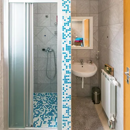 Apartment Awesome In With Wi-fi Pula